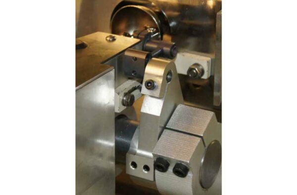 Richpeace L2000 Multi-needle Rotary Hook Quilting Machine - Image 4