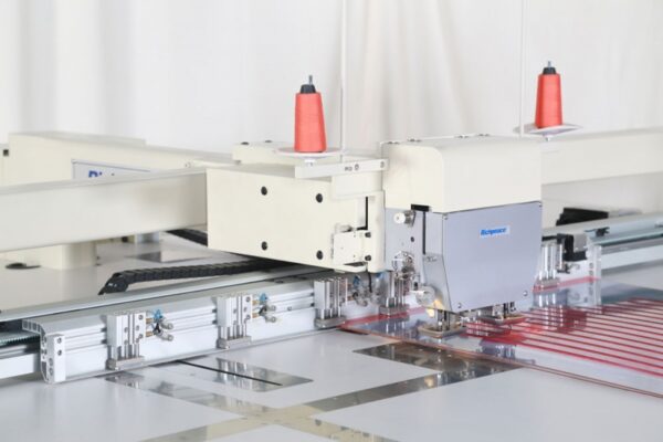 Bidirectional Positive Stitch Sewing Machine - Image 5