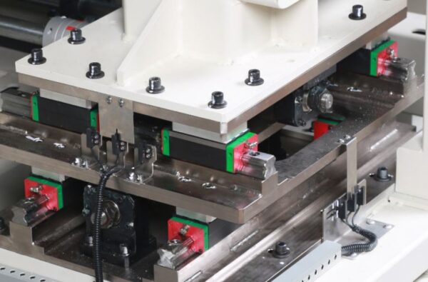 Ultra-Thick Materials Bar-tacking Machine - Image 3